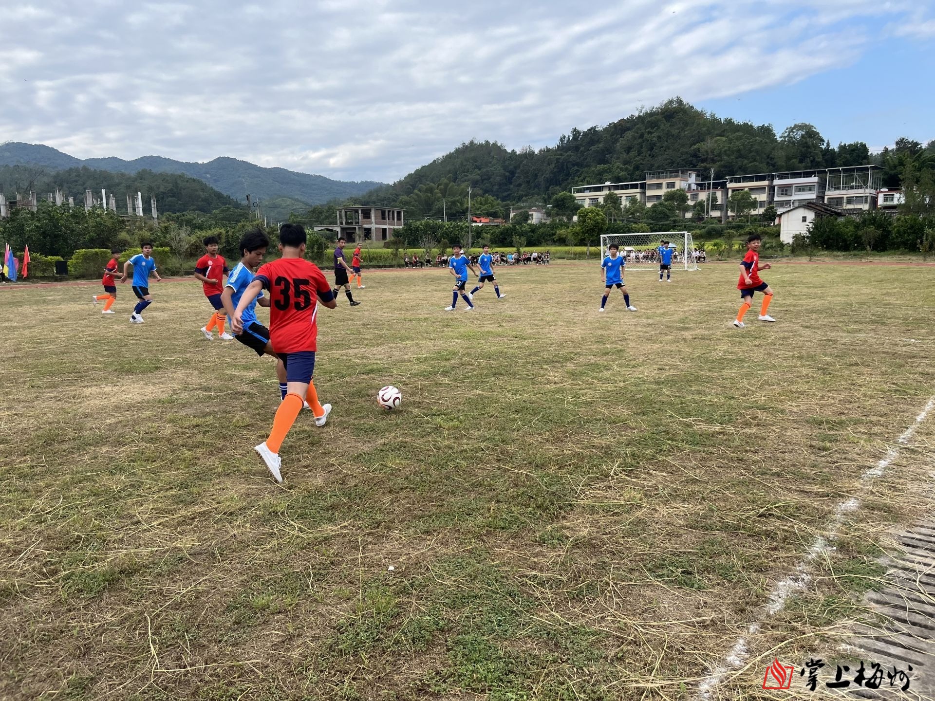 米兰体育中国官网-关于青少年足球公益项目走进农村，惠及偏远地区儿童的信息
